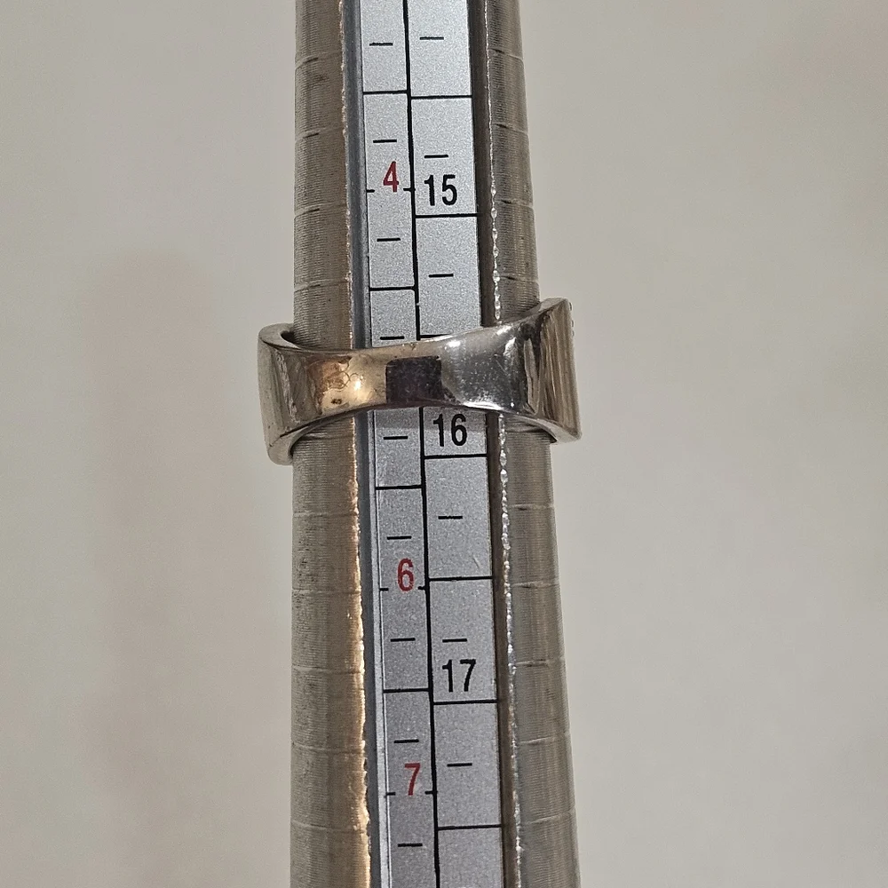 925 Sterling Silver Pave Diamonds Heart Buckle Band Ring Size 5 - Picture 7 of 7